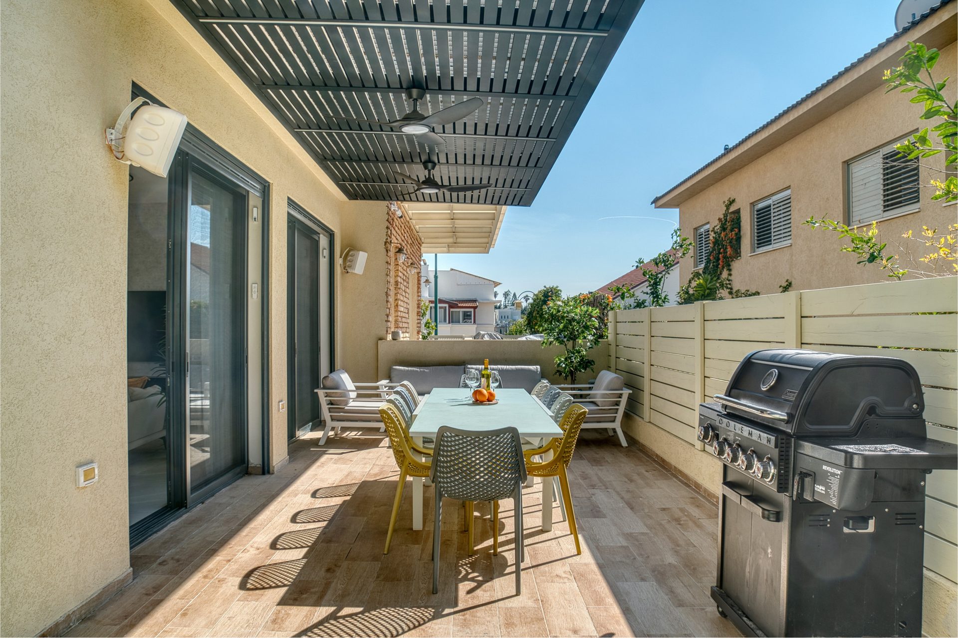 Gedera dining and living room full overview